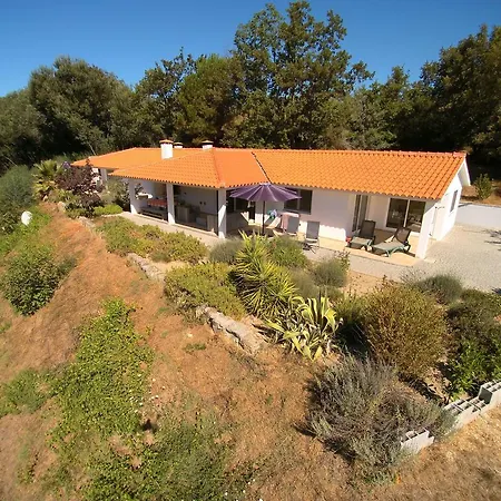 Сasa de vacaciones Spacious Holiday In Covas With Swimming Pool *