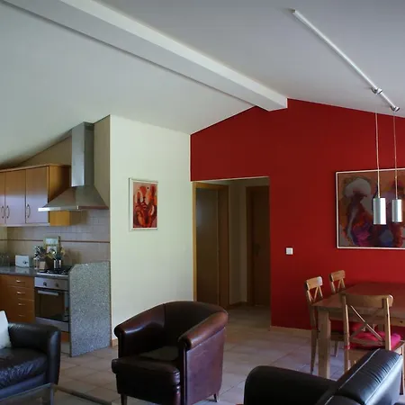Spacious Holiday In Covas With Swimming Pool Сasa de vacaciones Tábua